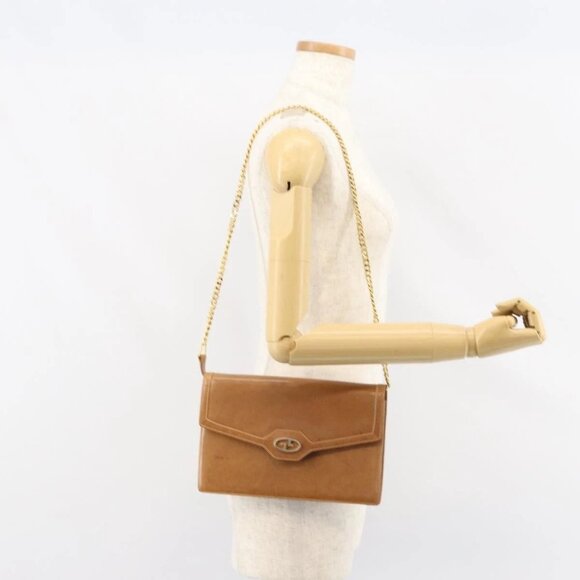 Gucci Handbags - GUCCI Chain Shoulder Bag Leather Beige Gold Auth yk19810